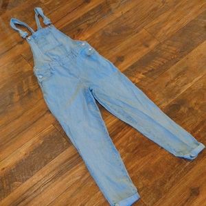 Girl's overalls